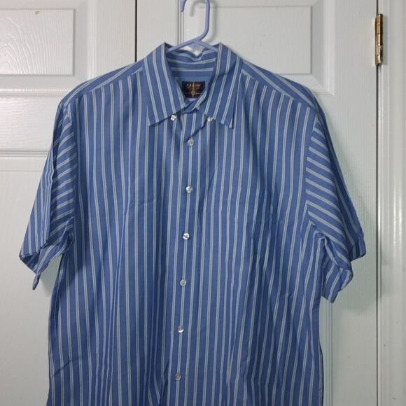 Arrow blue with white striped button down shirt Sz L - Picture 3 of 6